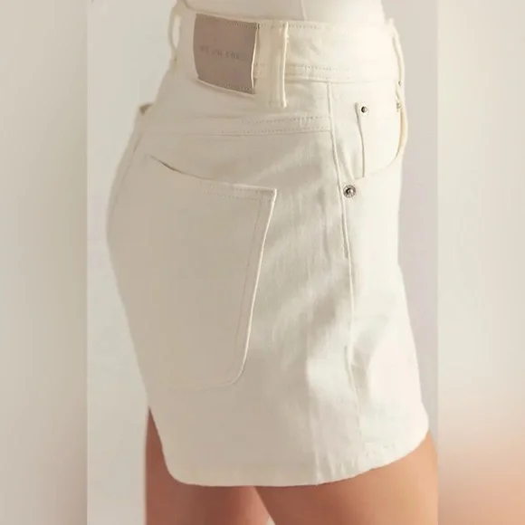 We The Free Crvy Bellarosa Vintage Shorts - Picture 4 of 9